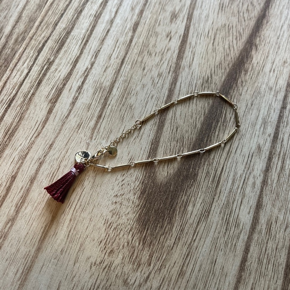 Free Shipping! Maroon Tassel Gold Chain Bracelet